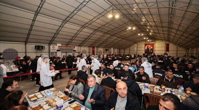 Geleneksel İftar Çadırı’nda ilk iftar yapıldı