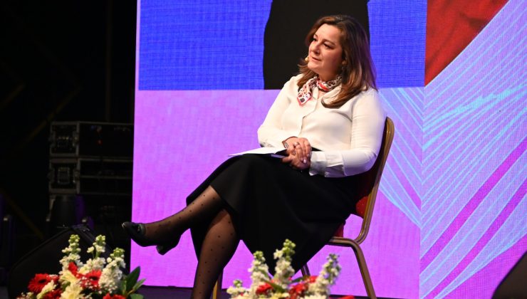 “Metale Hayat Veren Kadınlar”ın başarı öykülerini Gazeteci Seda Gök kitaplaştırdı