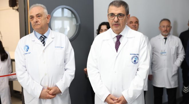 14 Mart Tıp Bayramı’nda Mikrobiyoloji ve Biyokimya Laboratuvarları Rektör Prof. Dr. Ahmet Kutluhan Tarafından Açıldı
