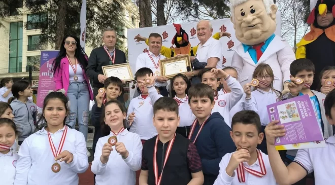 ‘BÖBREK DEDE’ DÜNYA BÖBREK GÜNÜ’NDE İLKOKUL ÖĞRENCİLERİ İLE BULUŞTU!