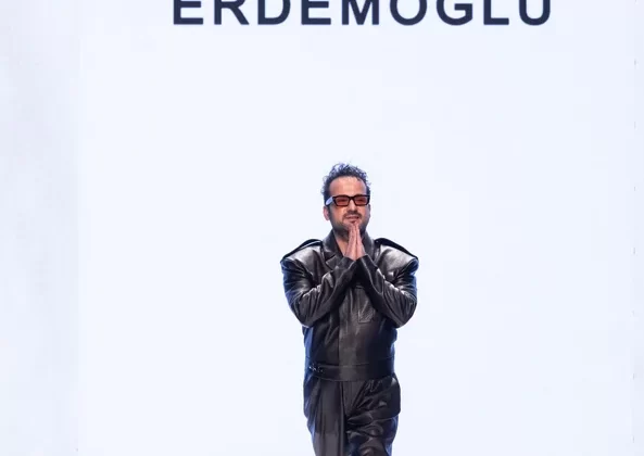 ÜNLÜ MODACI EMRE ERDEMOĞLU’NDAN İLK KADIN KOLEKSİYONU: “BARLAS”