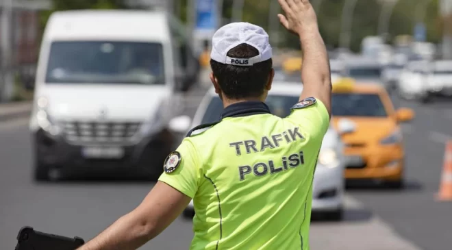 Trafik Güvenliğini Tehlikeye Düşüren Sürücüye Cezai İşlem Uygulandı